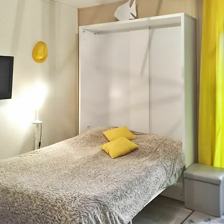 Apartamento Bright For 2 Adults With A Furnished Balcony - Steps *